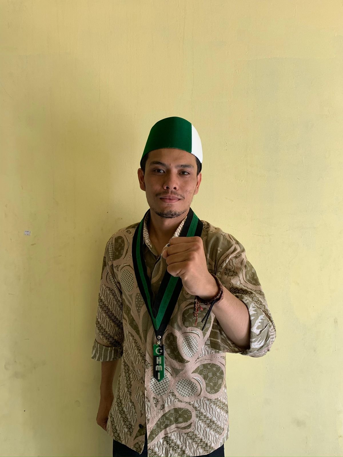 KETUA UMUM HMI Komisariat FEB UIR M RIJAAL AL HAFIDZ, MENAGIH JANJI KESEJAHTERAAN DI TENGAH LONJAKAN PHK DAN ANCAMAN KESELAMATAN KERJA